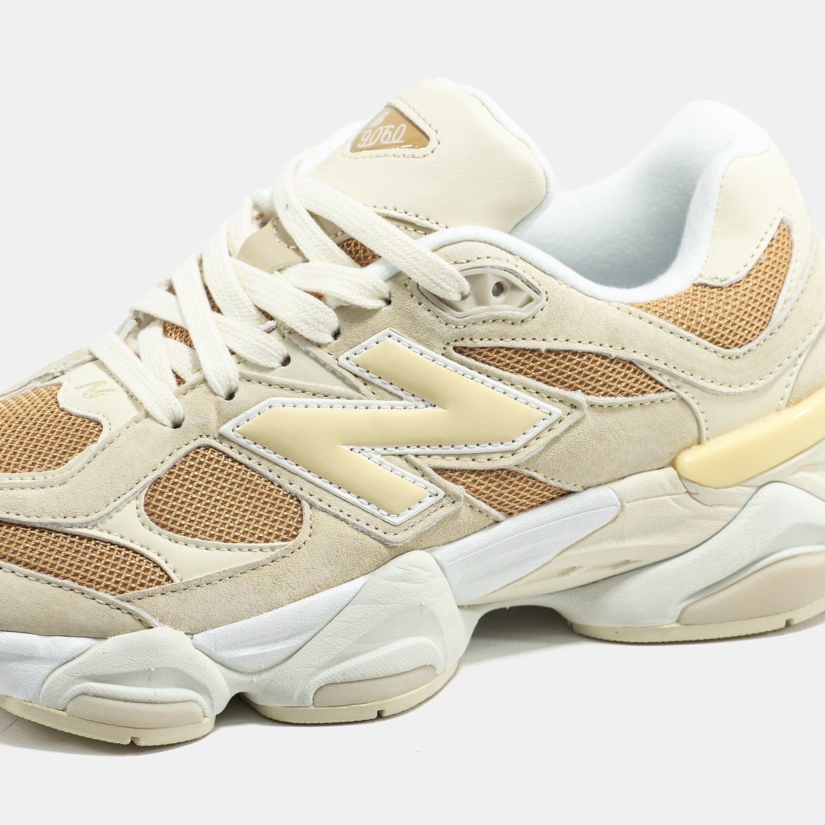 New Balance 9060 Beige - oceanhype - 