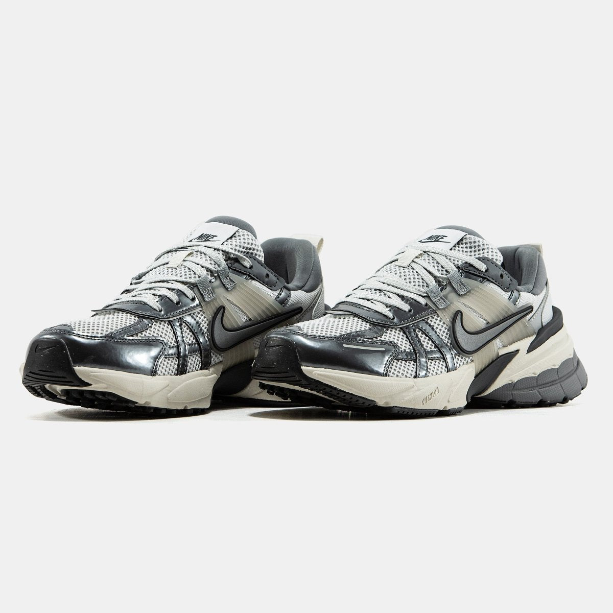 Nike V2K Runtekk Summit White Metalic Silver - oceanhype - 