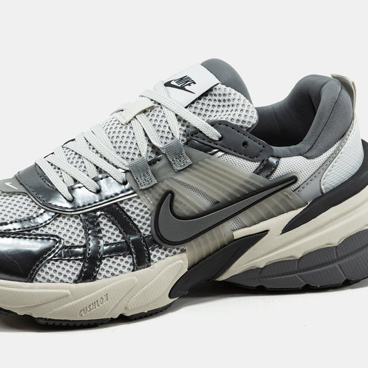 Nike V2K Runtekk Summit White Metalic Silver - oceanhype - 