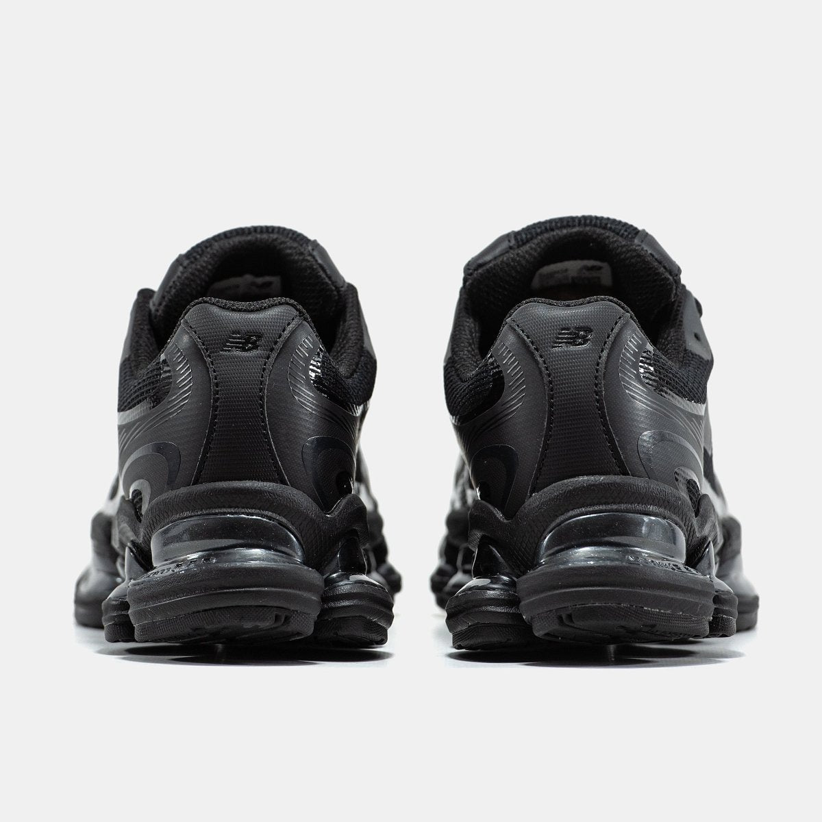 New Balance 2000 Triple Black - oceanhype - 