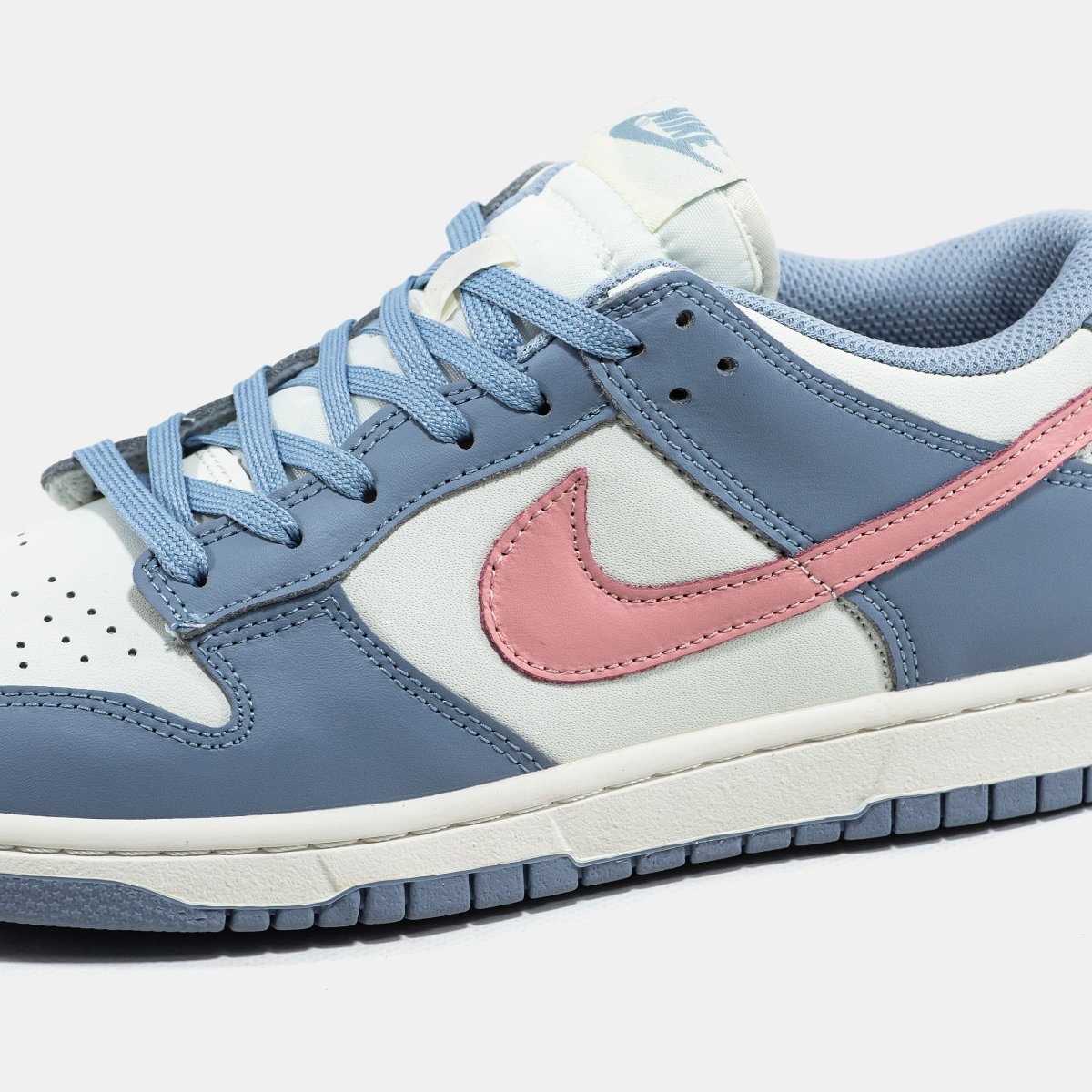 Nike SB Dunk Low Blue Pink White - oceanhype - 