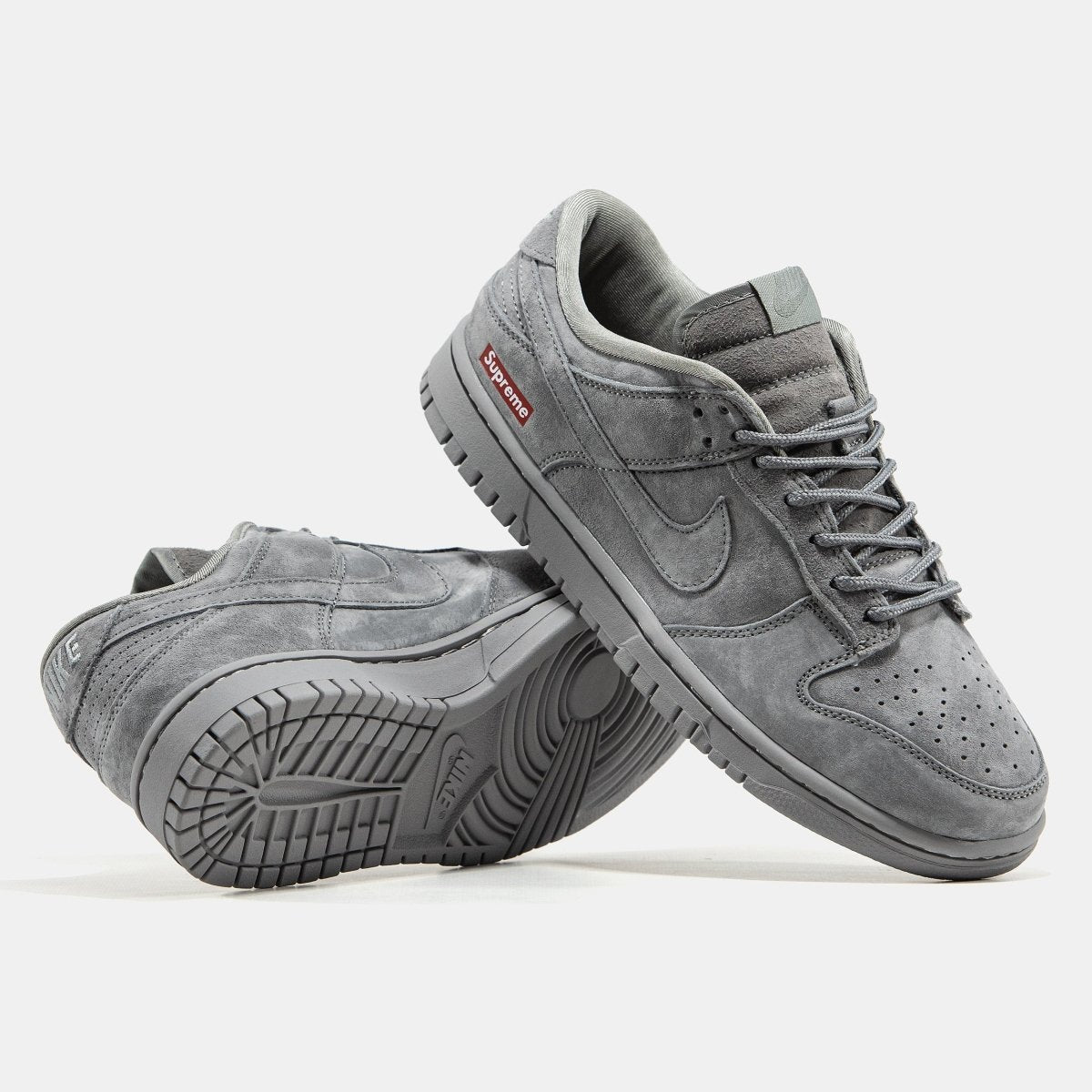 Nike SB Dunk Low x Supreme Grey - oceanhype - 