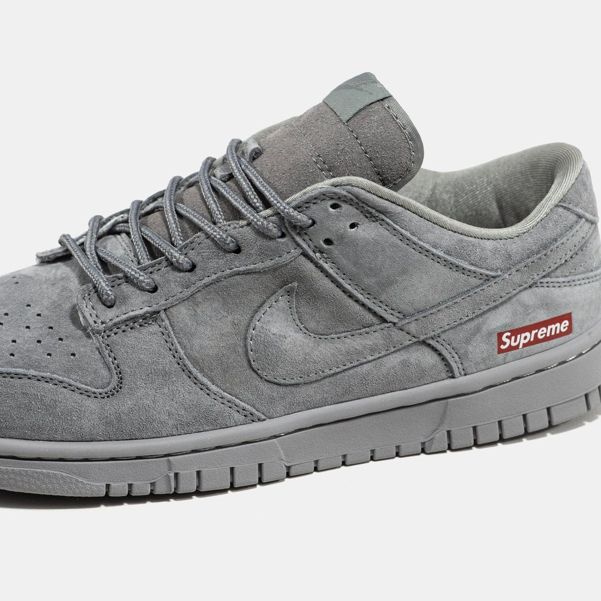 Nike SB Dunk Low x Supreme Grey - oceanhype - 