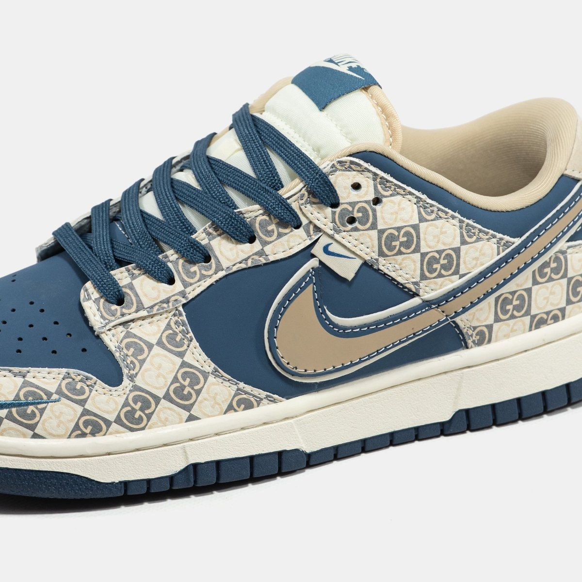 Nike SB Dunk Low x Gucci Beige Blue - oceanhype - 