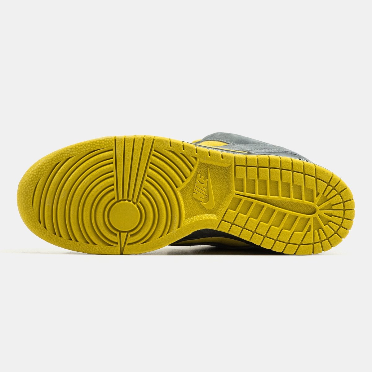 Nike SB Dunk Low x Supreme Grey Yellow - oceanhype - 