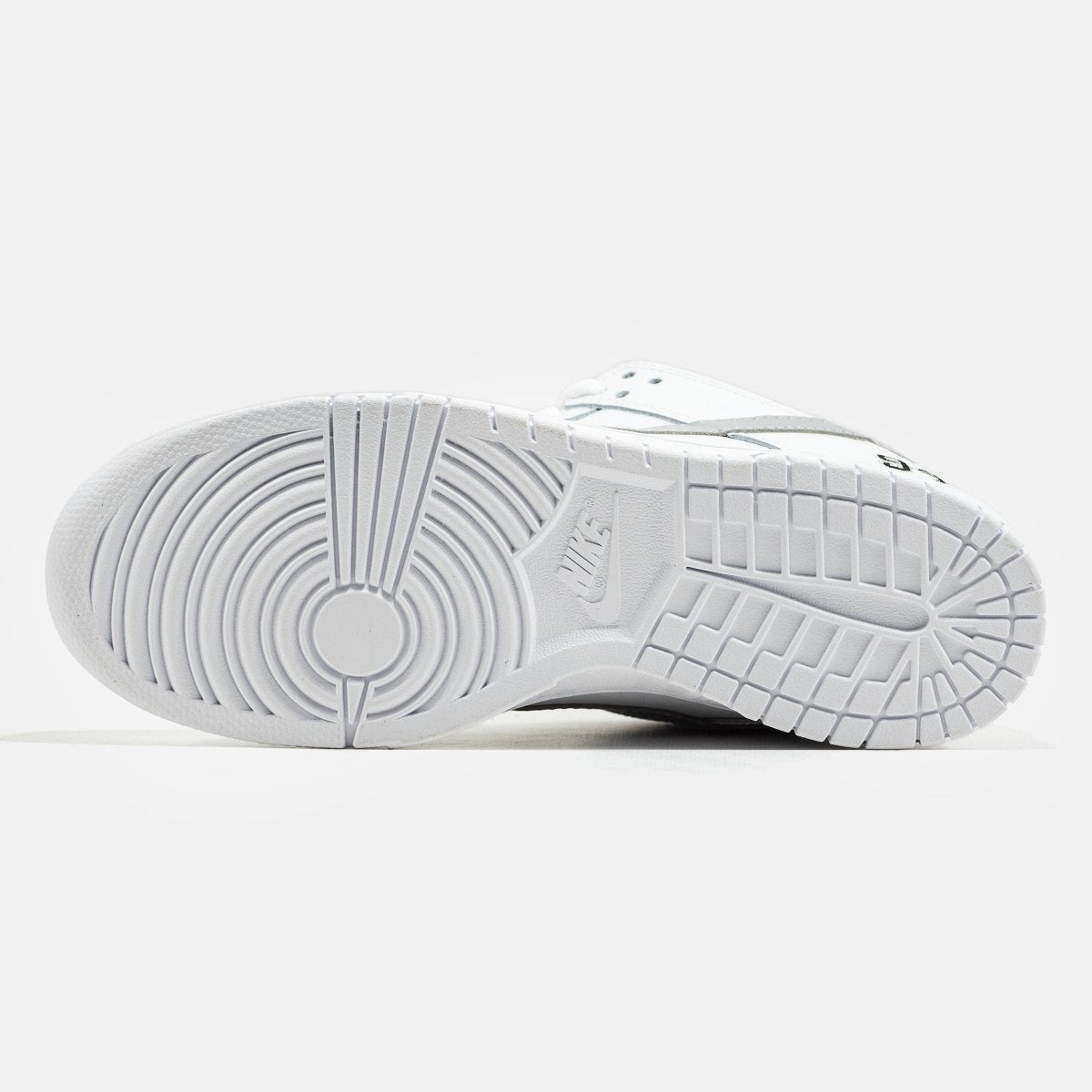 Nike SB Dunk Low x Supreme White Grey - oceanhype - 