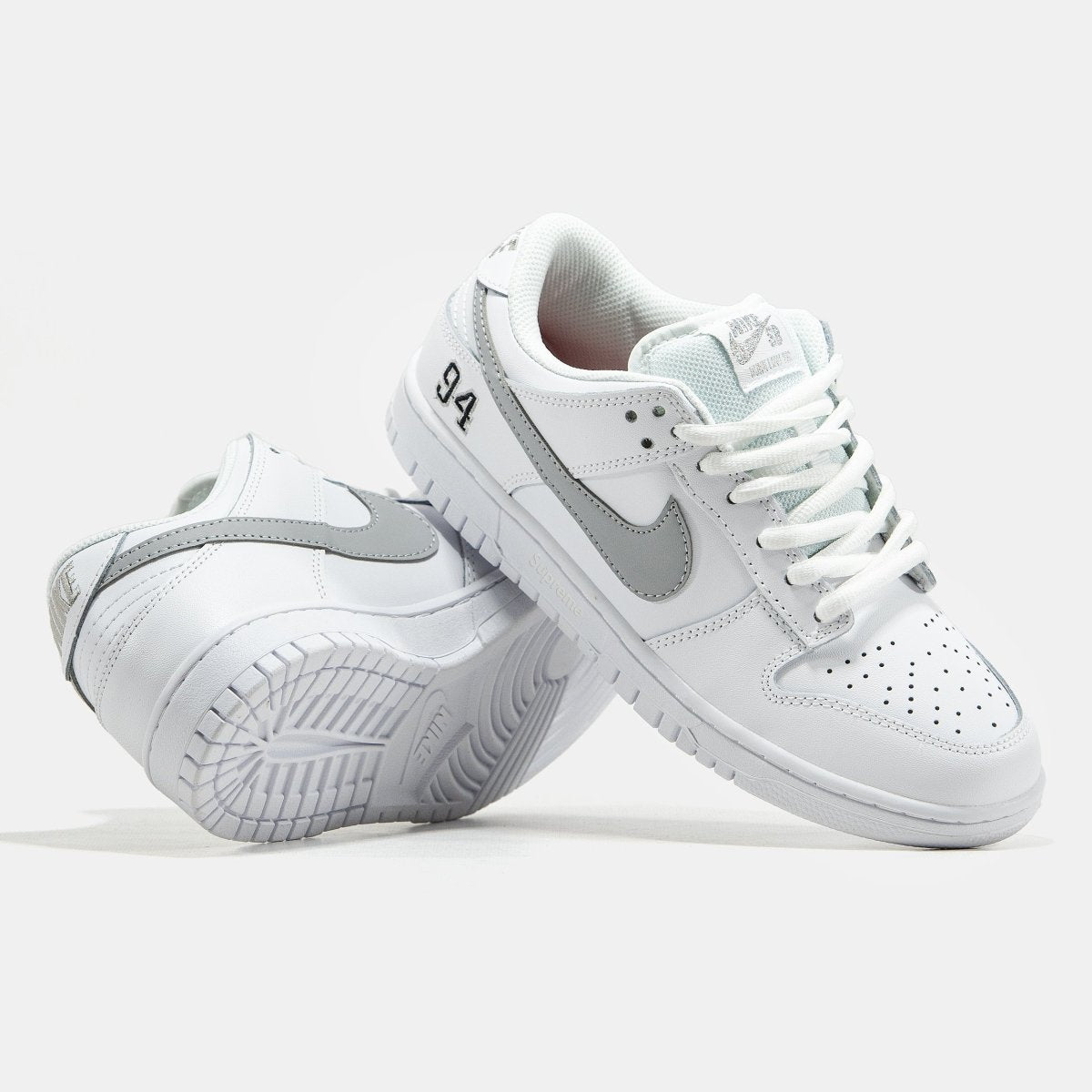Nike SB Dunk Low x Supreme White Grey - oceanhype - 
