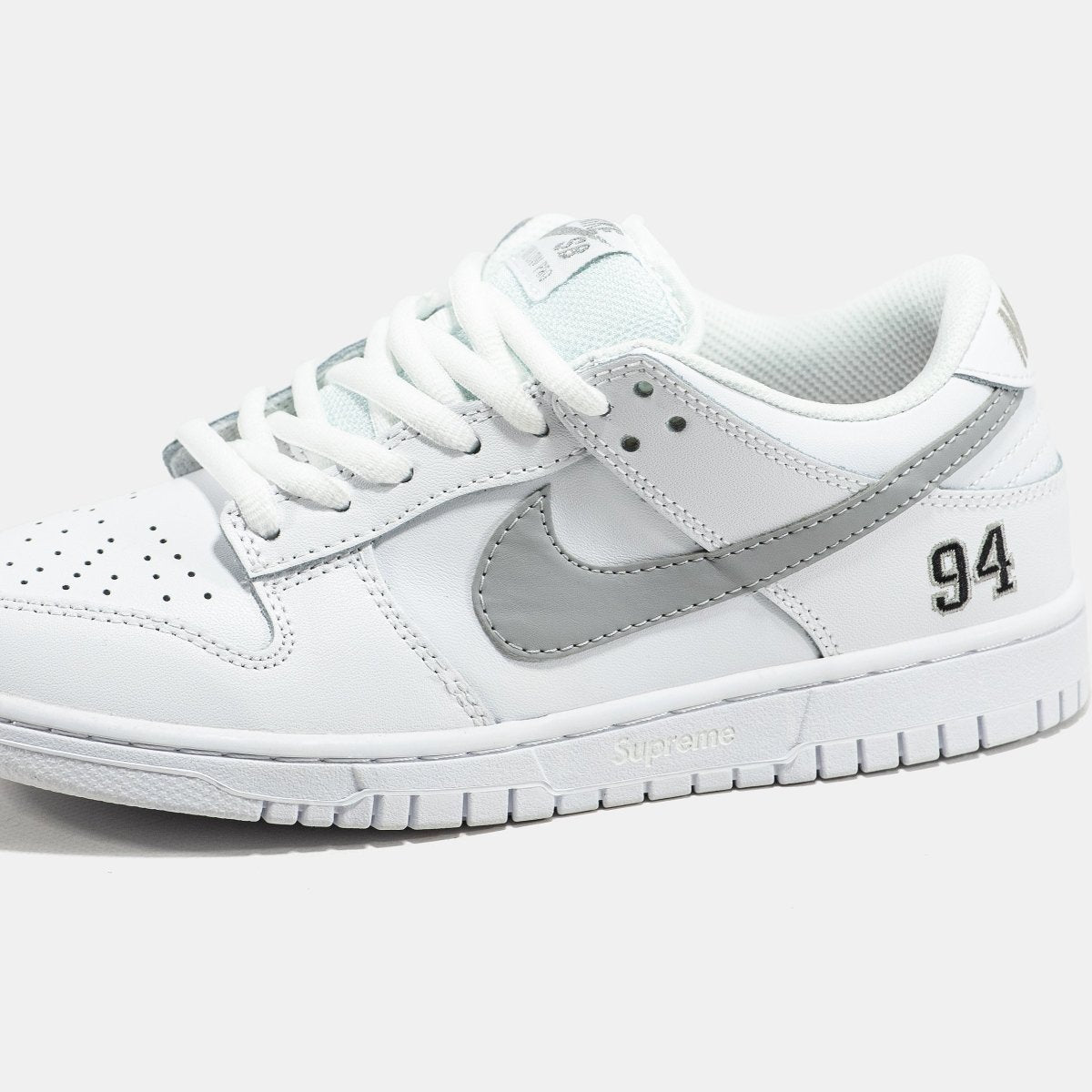 Nike SB Dunk Low x Supreme White Grey - oceanhype - 