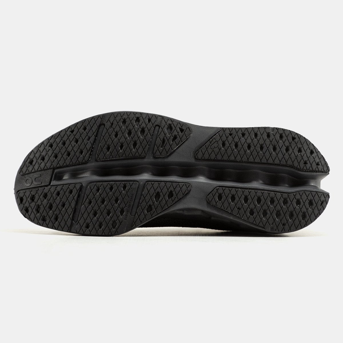 On Cloudsurfer Black - oceanhype - 