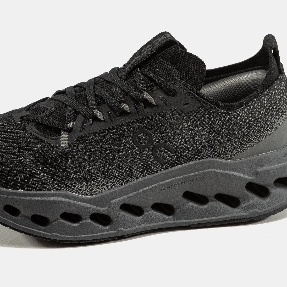 On Cloudsurfer Black - oceanhype - 