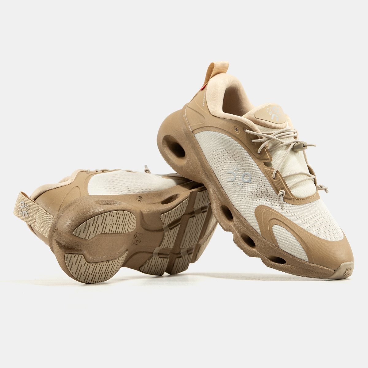 On Cloudsolo x Loewe Beige - oceanhype - 
