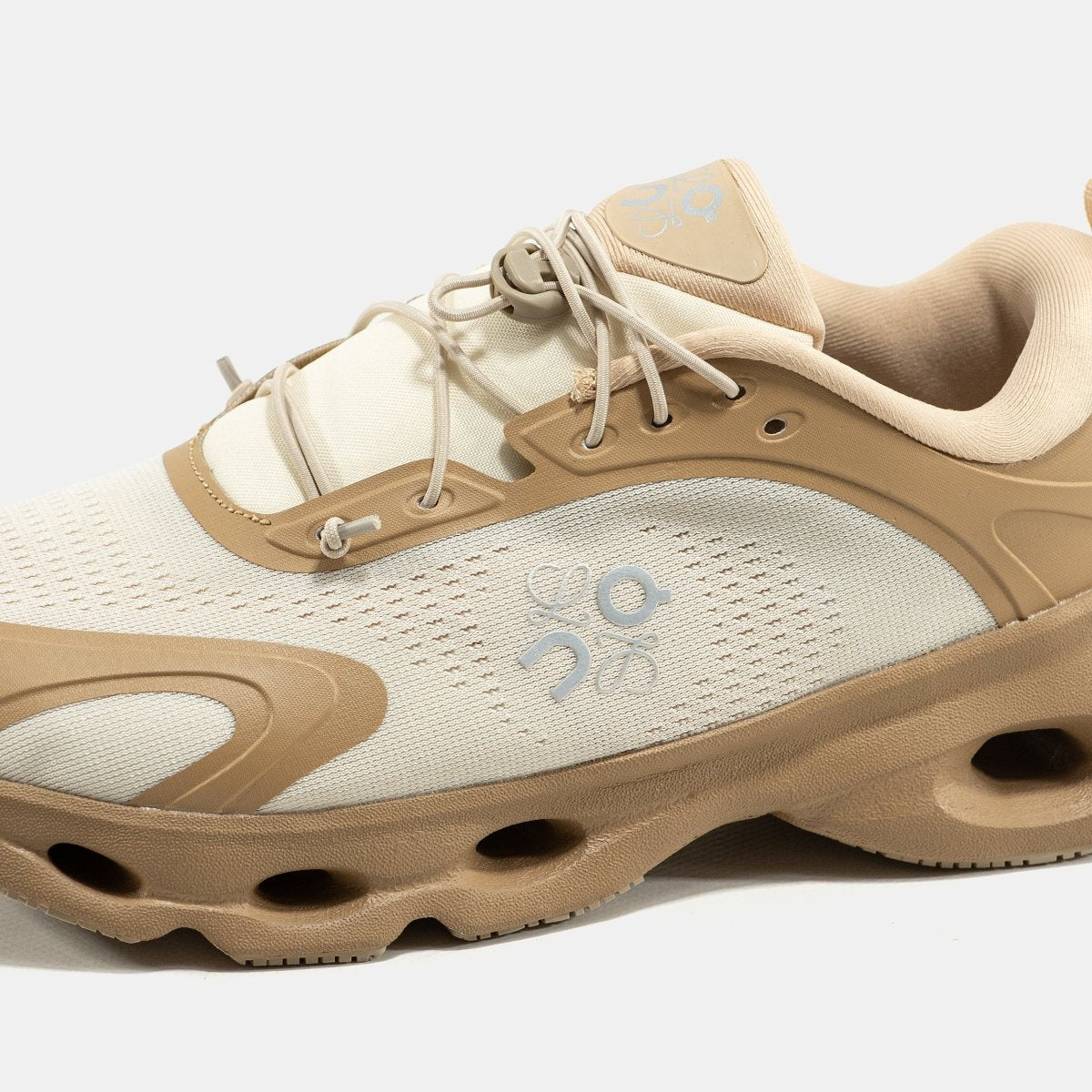 On Cloudsolo x Loewe Beige - oceanhype - 