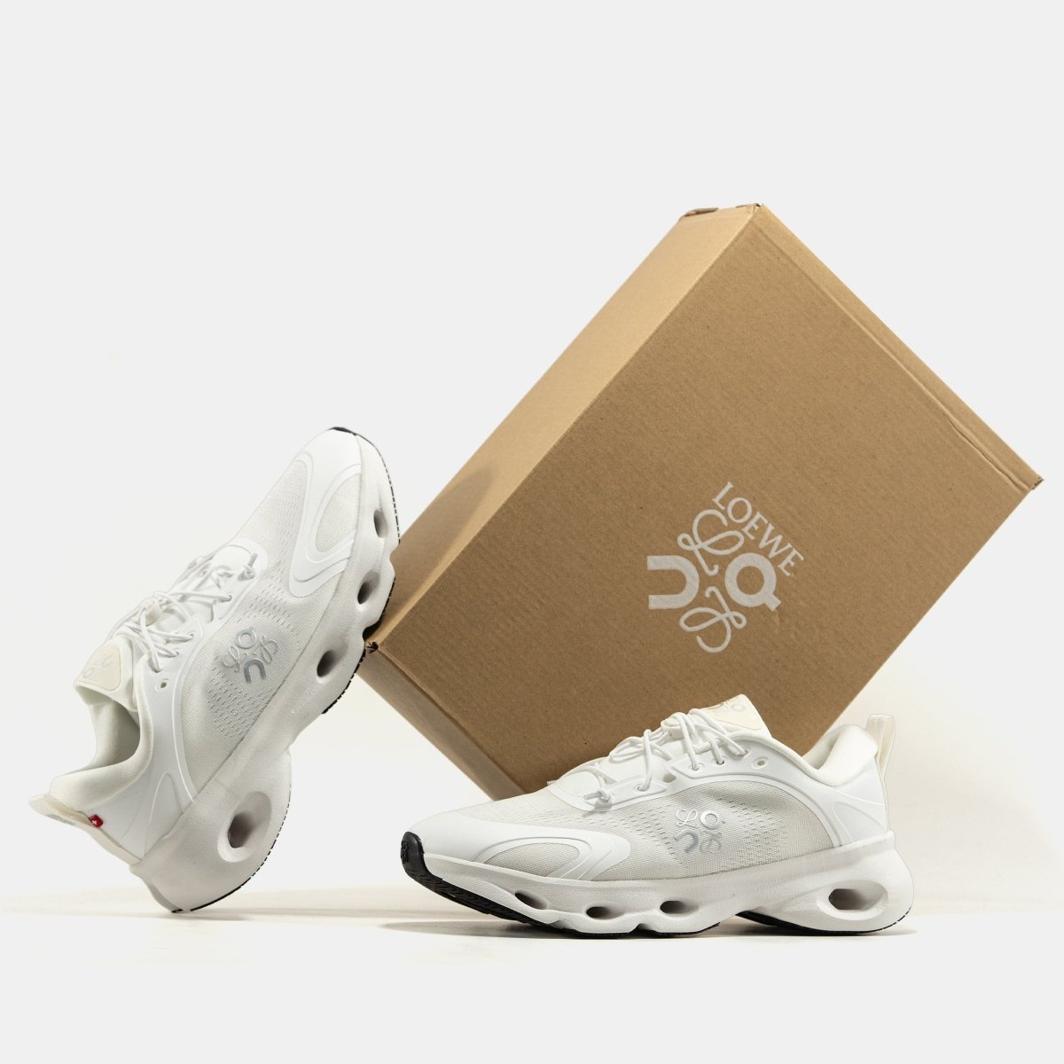 On Cloudsolo x Loewe White - oceanhype - 