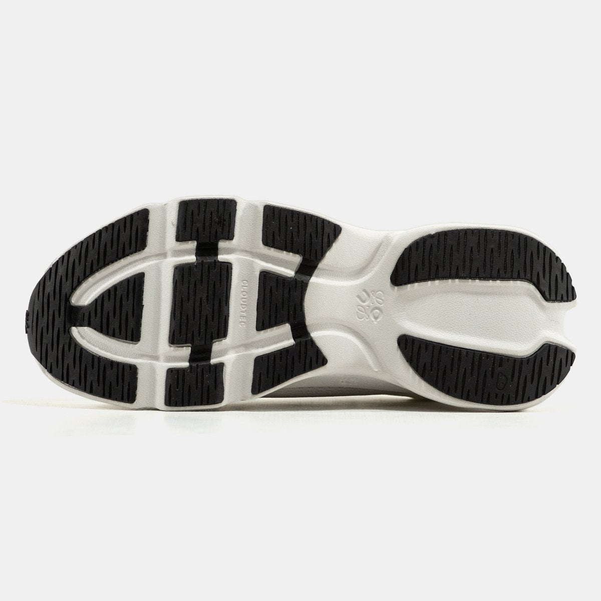 On Cloudsolo x Loewe White - oceanhype - 