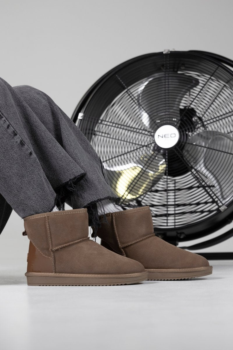 UGG Classic Mini Light Brown Cinnamon Lacquer - oceanhype - 