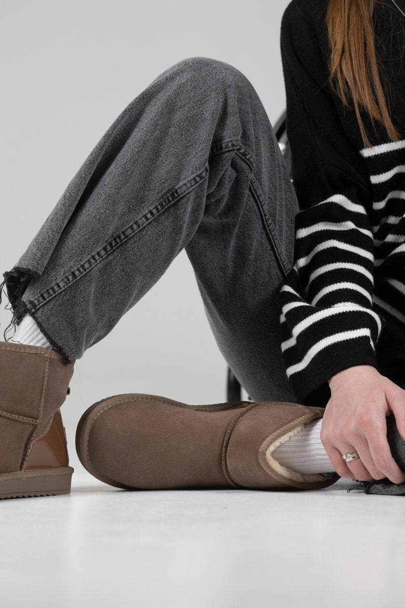 UGG Classic Mini Light Brown Cinnamon Lacquer - oceanhype - 