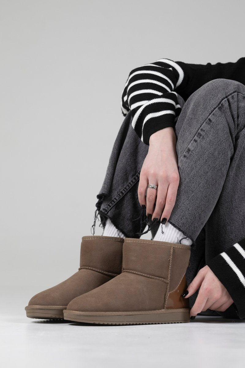 UGG Classic Mini Light Brown Cinnamon Lacquer - oceanhype - 