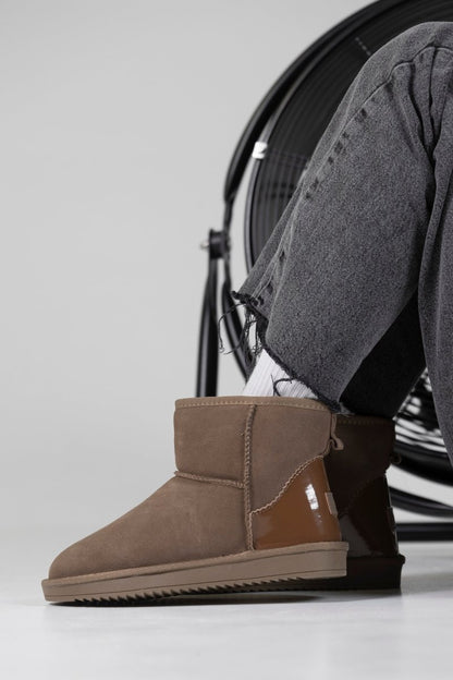 UGG Classic Mini Light Brown Cinnamon Lacquer - oceanhype - 