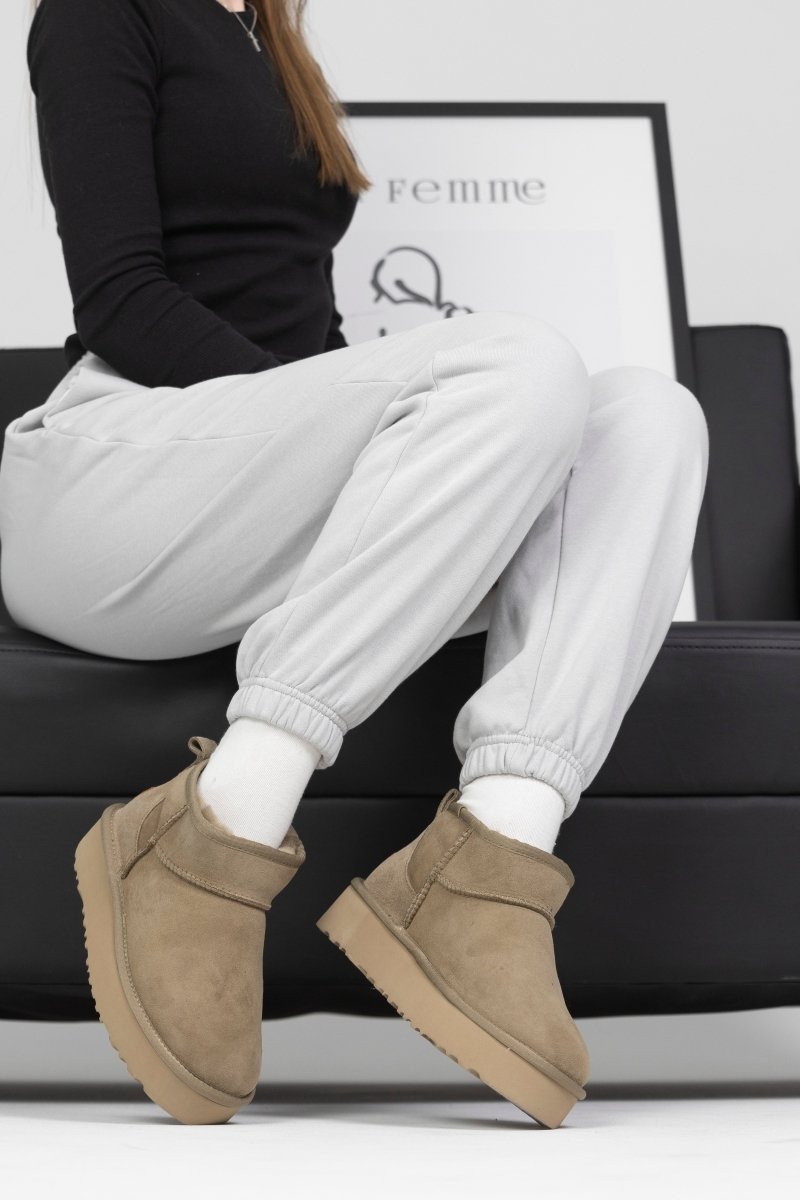 UGG Ultra Mini Platform Khaki - oceanhype - 