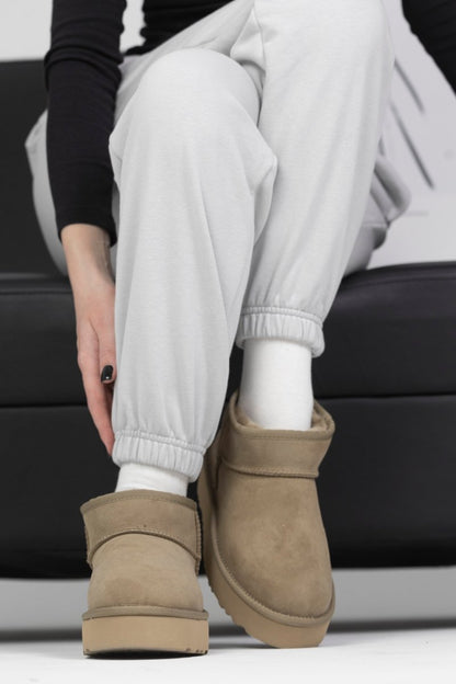 UGG Ultra Mini Platform Khaki - oceanhype - 