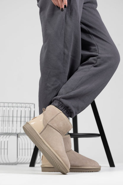 UGG Classic Mini Beige Lacquer - oceanhype - 