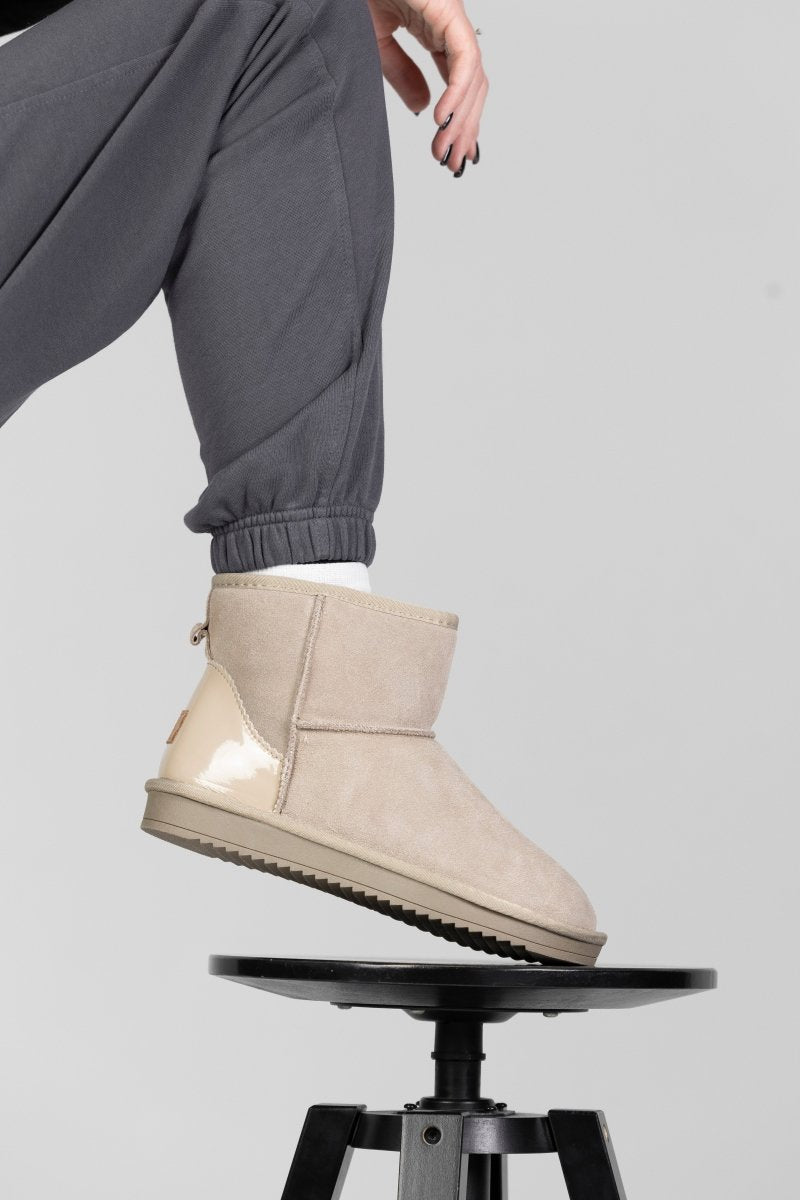 UGG Classic Mini Beige Lacquer - oceanhype - 