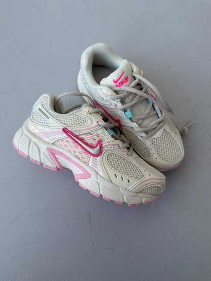 Nike V5 RNR Beige Pink