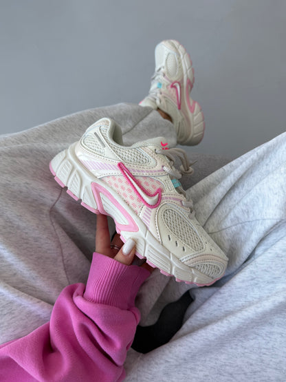 Nike V5 RNR Beige Pink