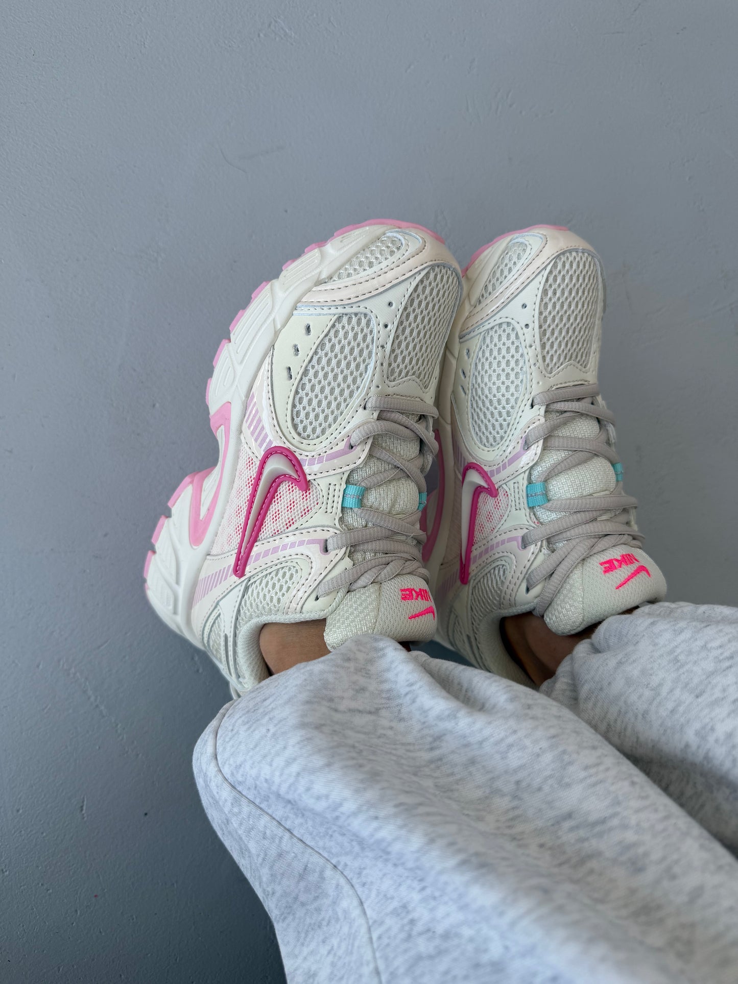 Nike V5 RNR Beige Pink