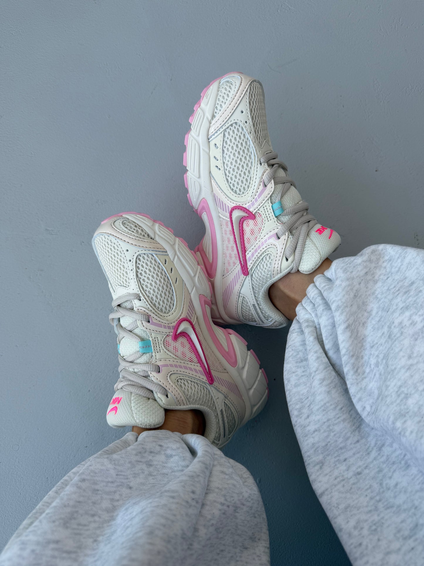 Nike V5 RNR Beige Pink