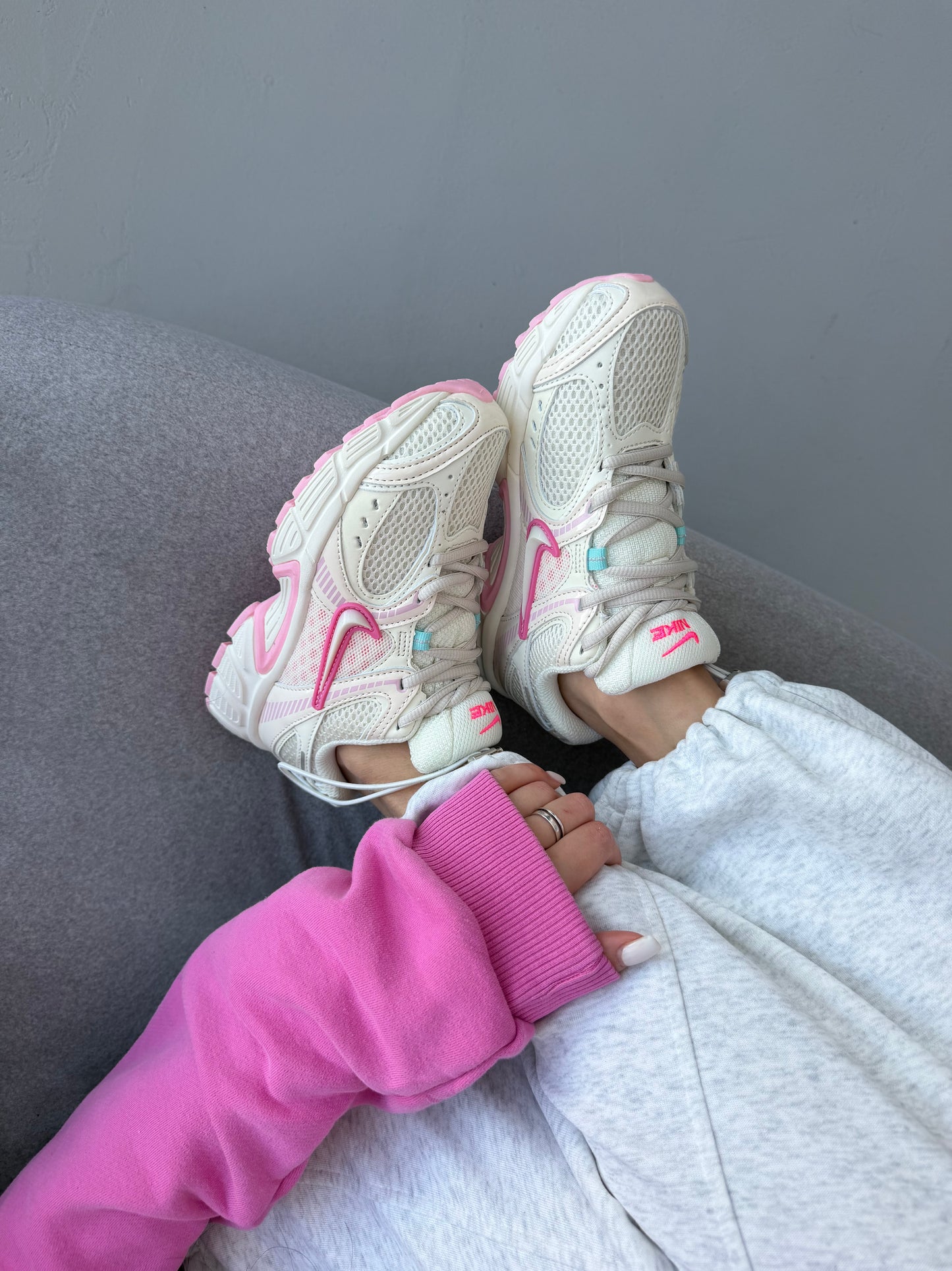 Nike V5 RNR Beige Pink