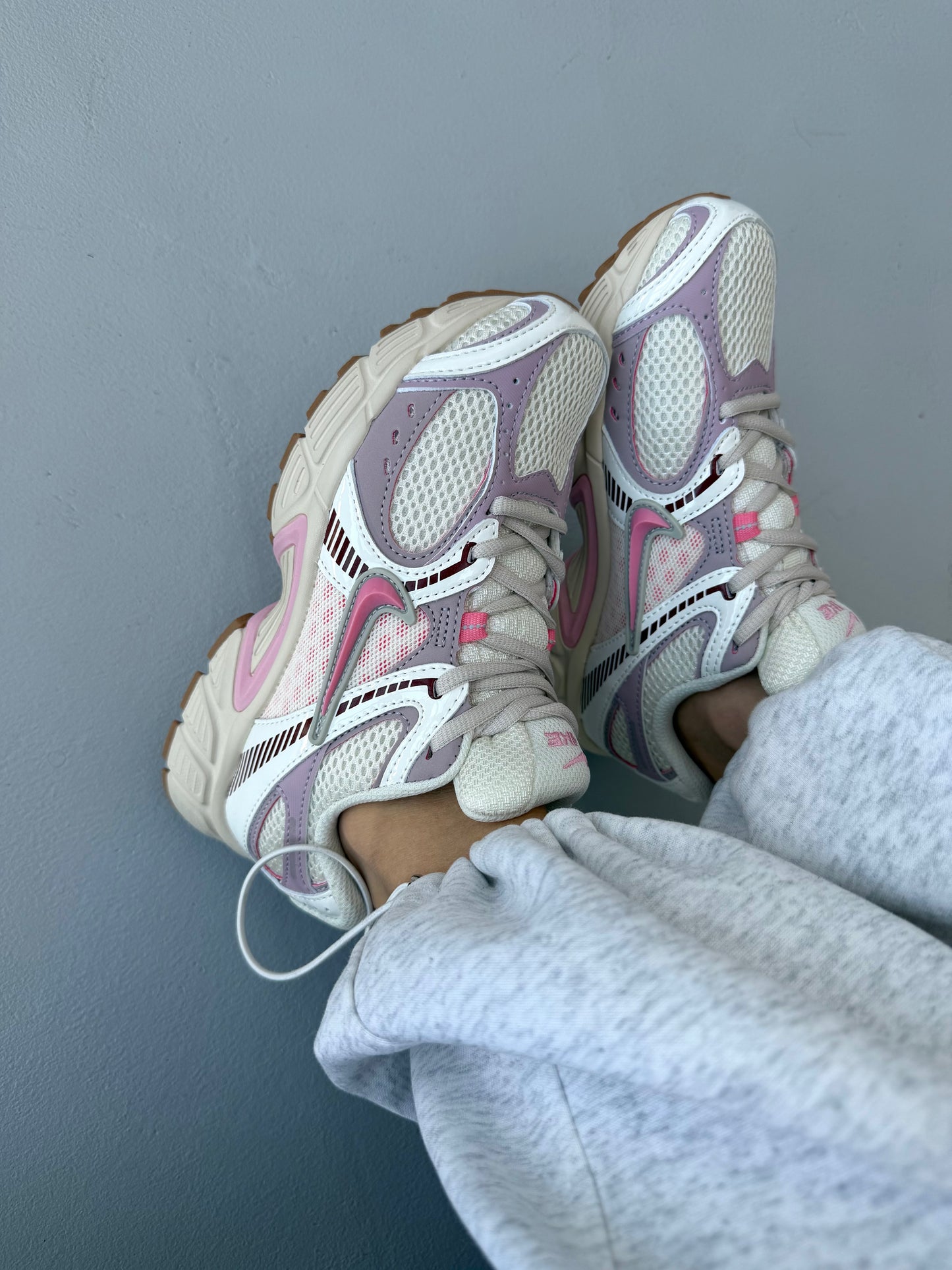 Nike V5 RNR Beige Pink