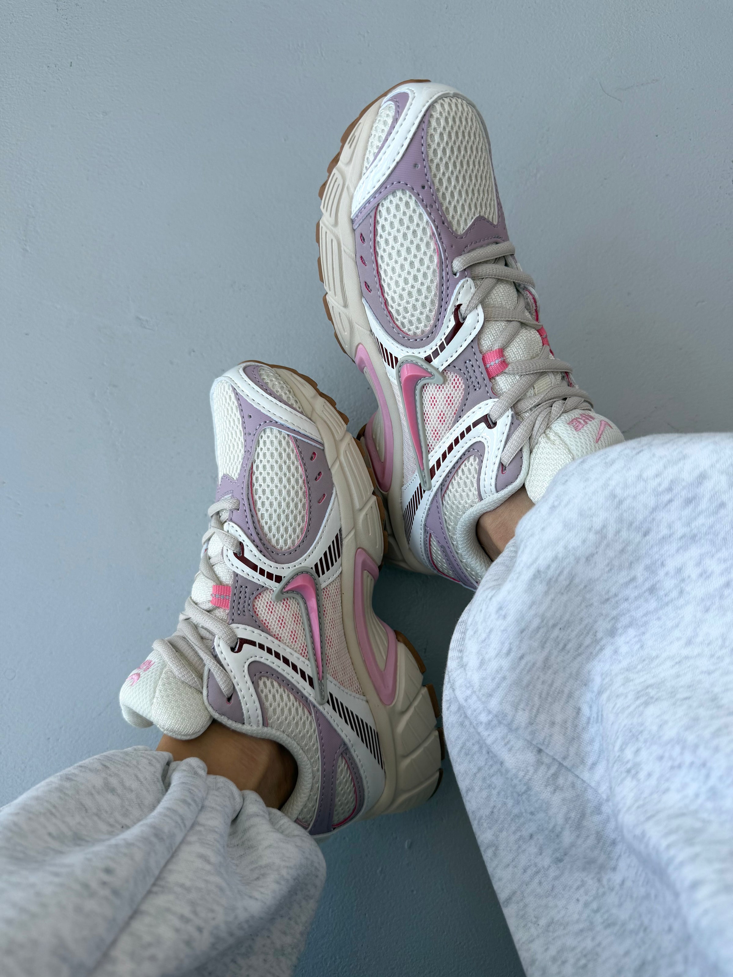 Nike V5 RNR Beige Pink