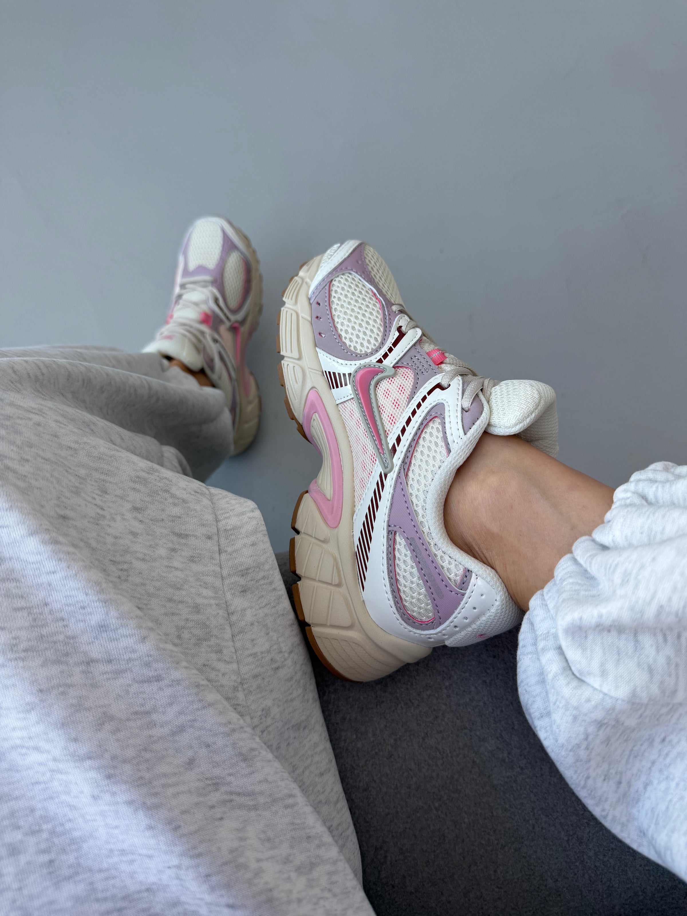 Nike V5 RNR Beige Pink