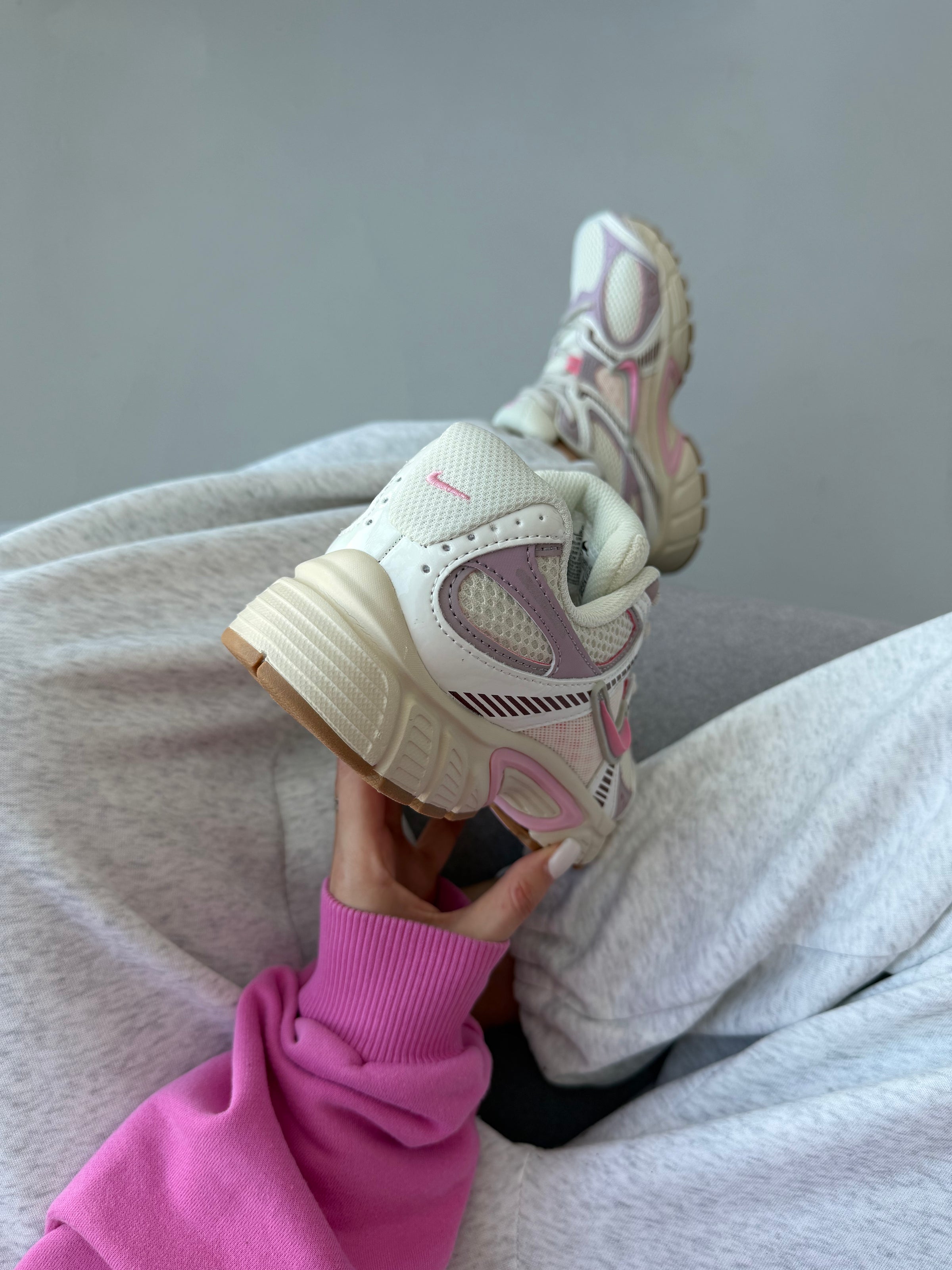 Nike V5 RNR Beige Pink