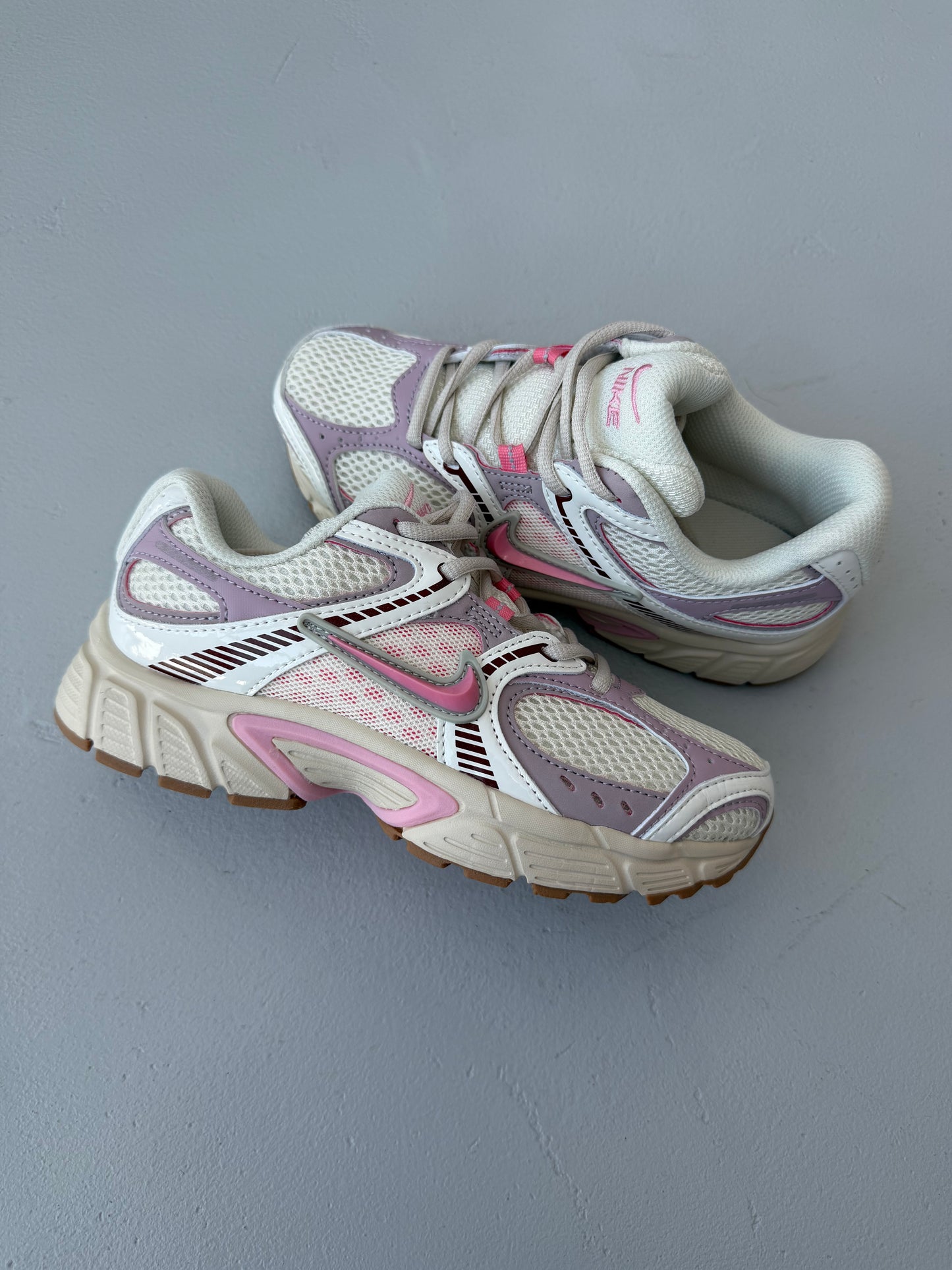 Nike V5 RNR Beige Pink