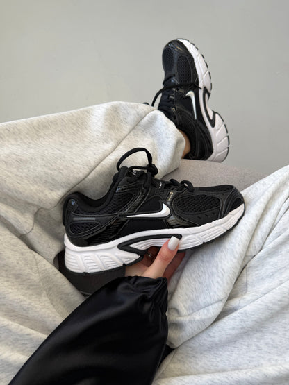 Nike V5 RNR Black White