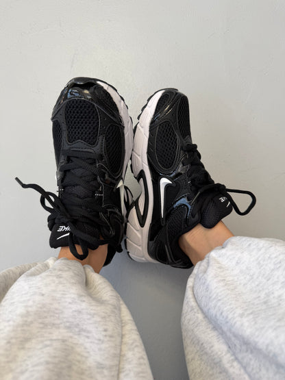Nike V5 RNR Black White