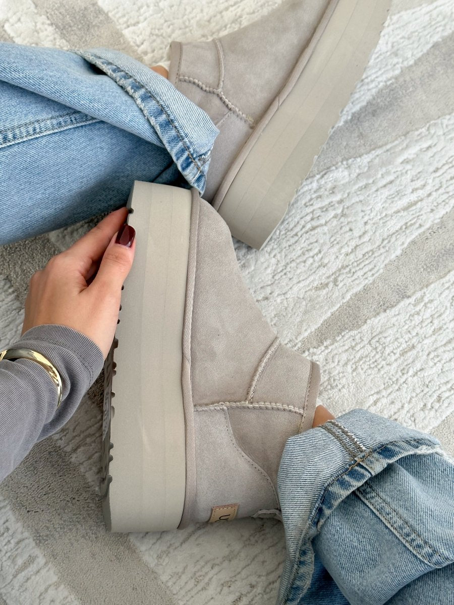UGG Ultra Mini Platform Light Grey - oceanhype - 