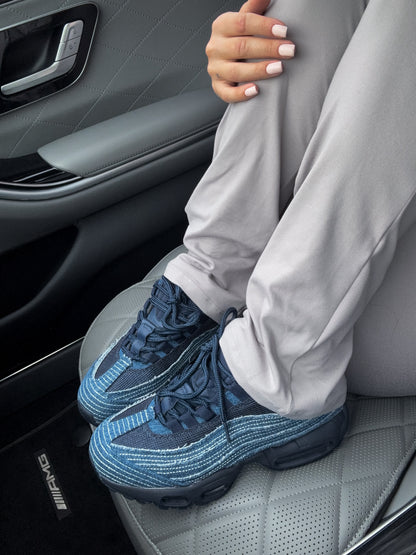 Nike Air Max 95 OG Levi’s Obsidian