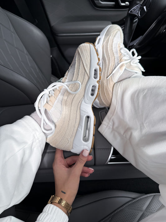 Nike Air Max 95 OG Levi’s Light Orewood Brown