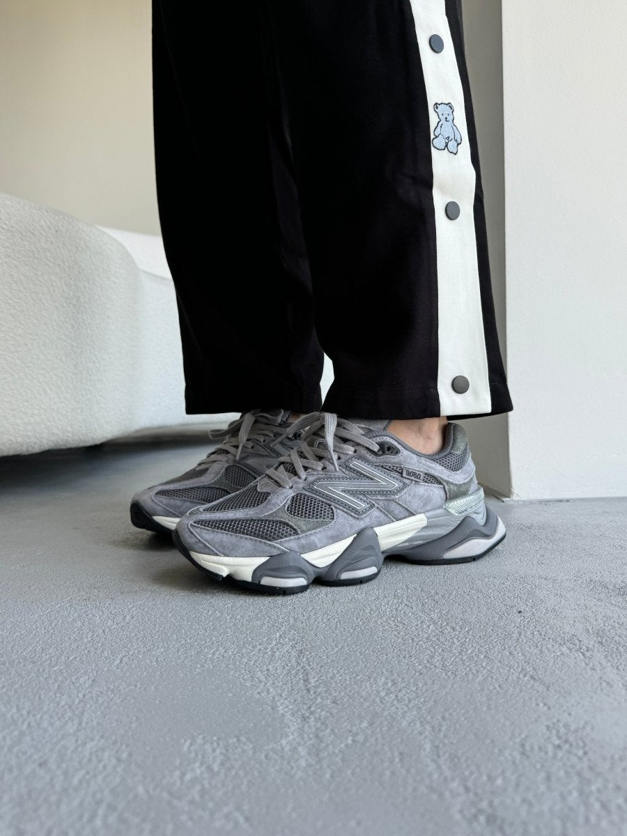 New Balance 9060 Dark Grey - oceanhype - 