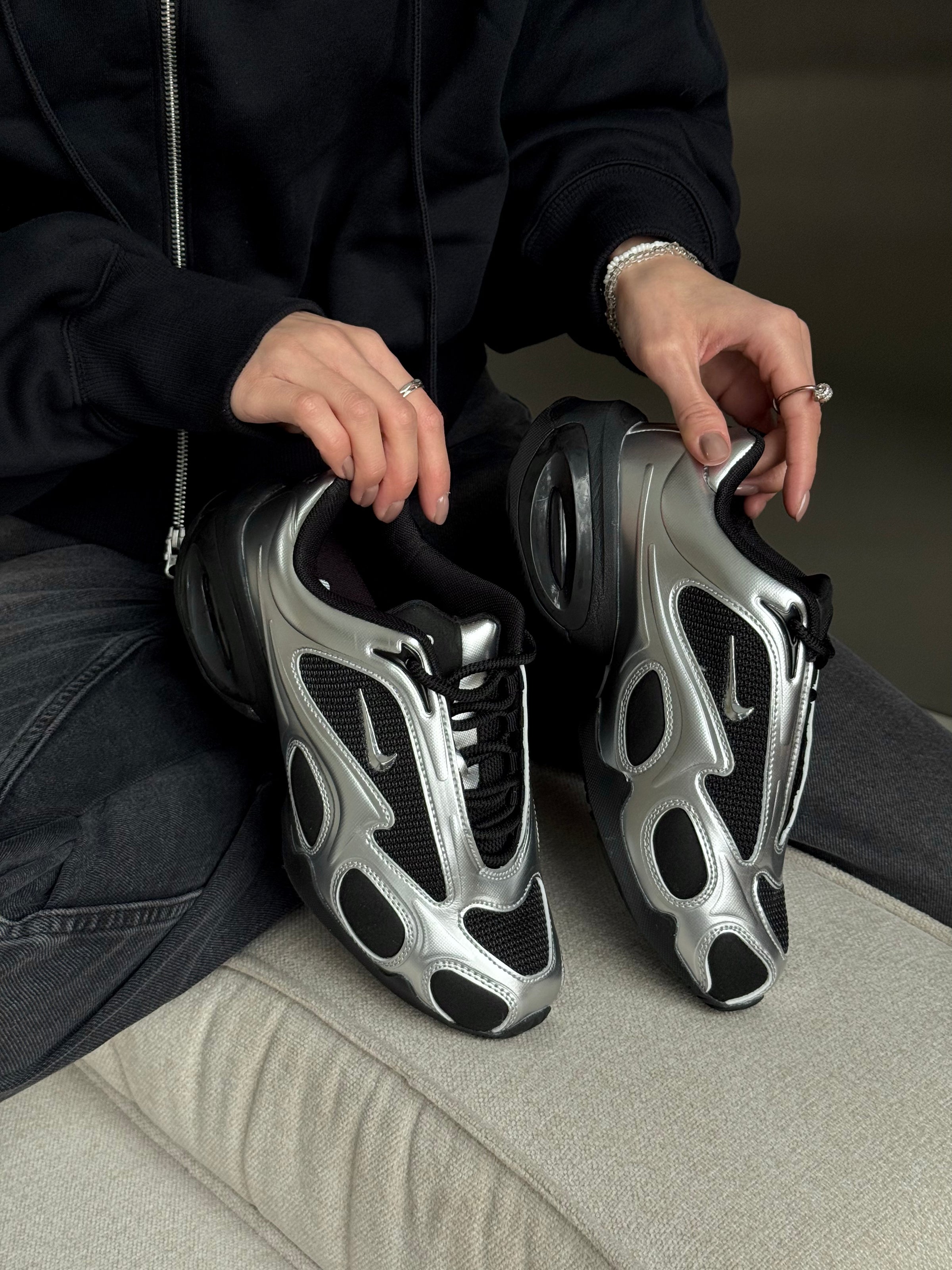 Nike Air Max Muse Black Metallic Silver