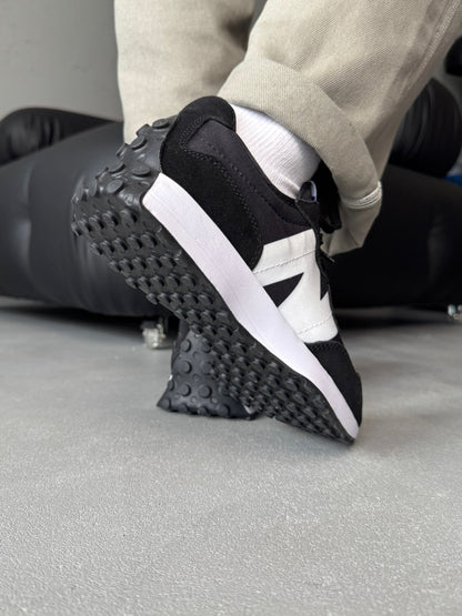New Balance 327 Black - oceanhype - 