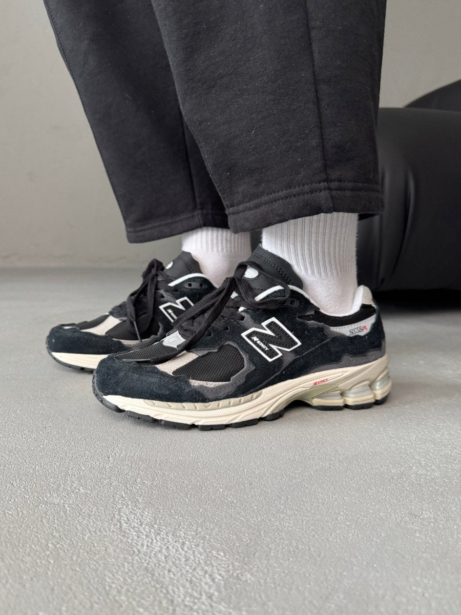 New Balance 2002R Protection Pack Black Grey - oceanhype - 