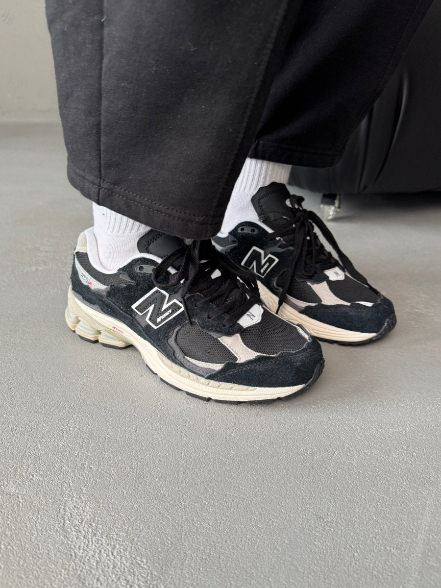 New Balance 2002R Protection Pack Black Grey - oceanhype - 