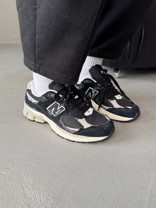 New Balance 2002R Protection Pack Black Grey - oceanhype - 