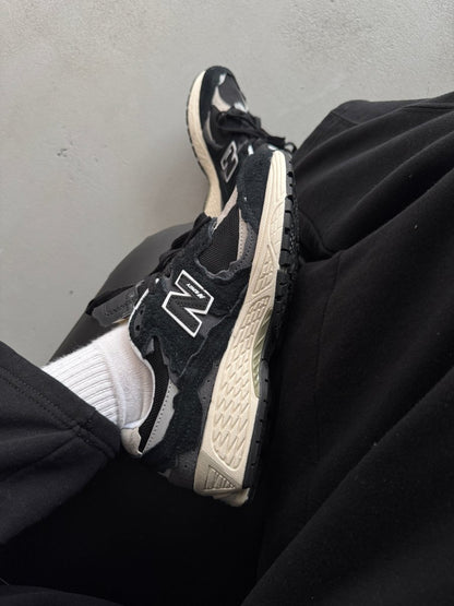 New Balance 2002R Protection Pack Black Grey - oceanhype - 