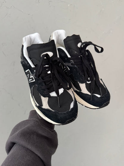 New Balance 2002R Protection Pack Black Grey - oceanhype - 