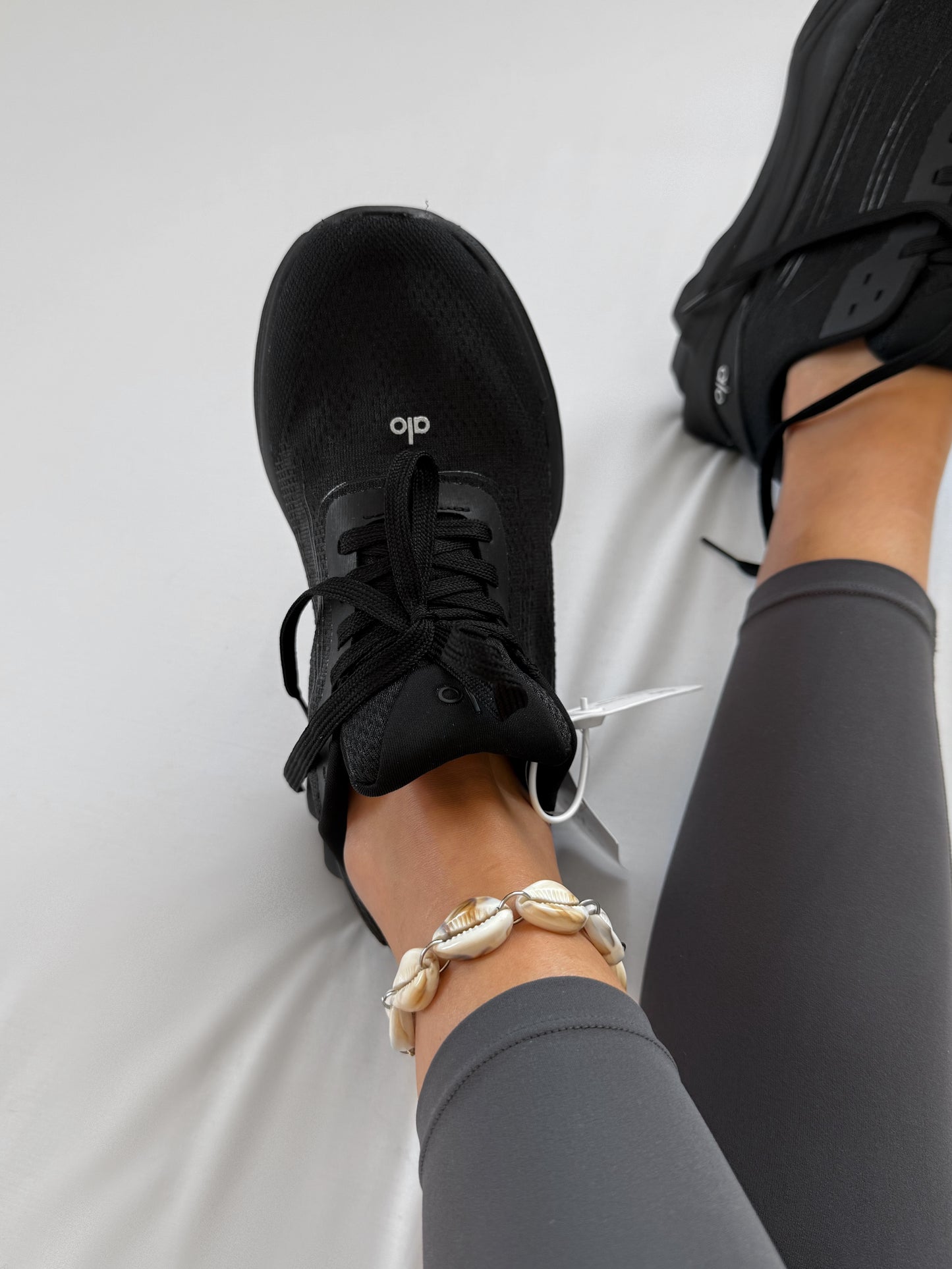 Alo Yoga Runner Preto All Black